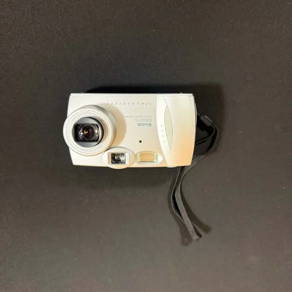Kodak EasyShare DX3215 Zoom Digital Camera with Case and Accessories UNTESTED